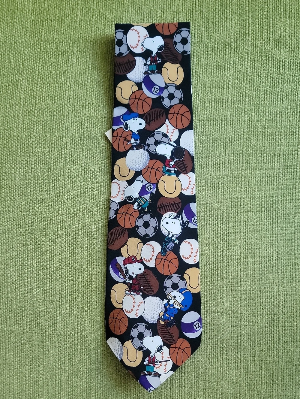 None peanuts ties